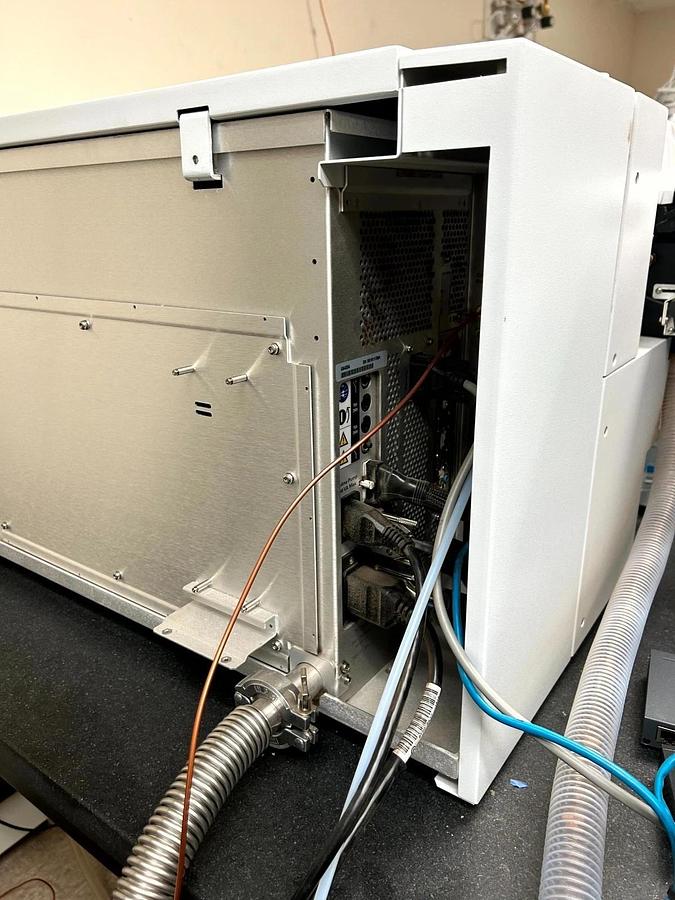Used Agilent 6420 Triple Quad QQQ LCMS Spectrometer system with pump