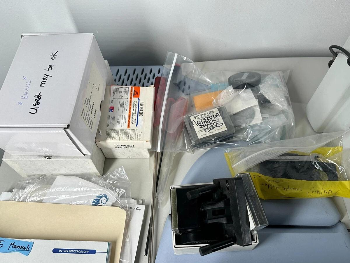 Used Perkin Elmer Lambda 650 UV/Vis Spectrophotometer system with STD/RSA modules