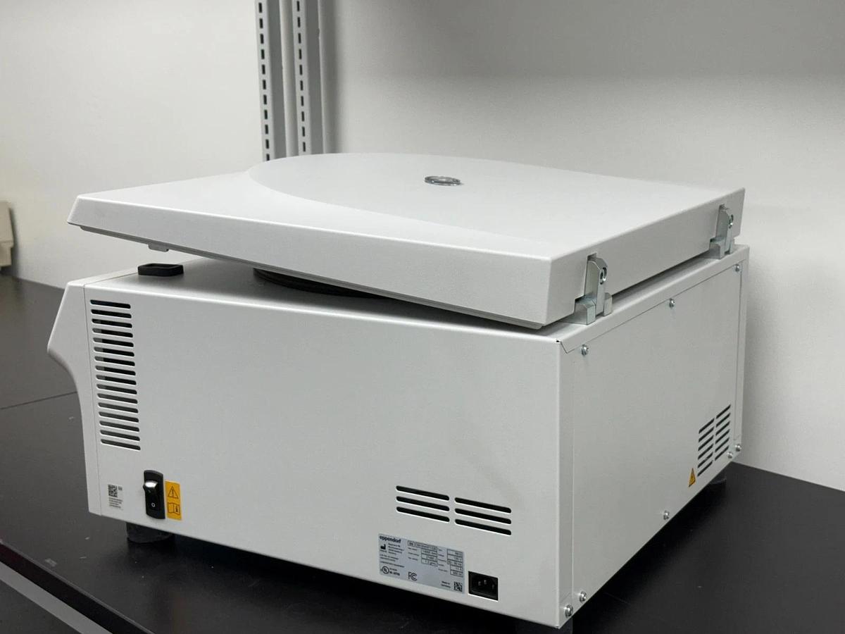 Used Eppendorf 5810 Centrifuge with S-4-104 Swing-Bucket Rotor | Benchtop 4 x 750 mL