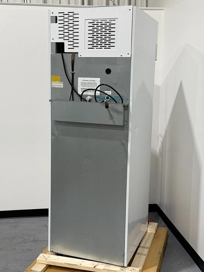 Used Corepoint Temperature Humidity Stability Refr Incubator Chamber | 23cu/Ft 4-70°C