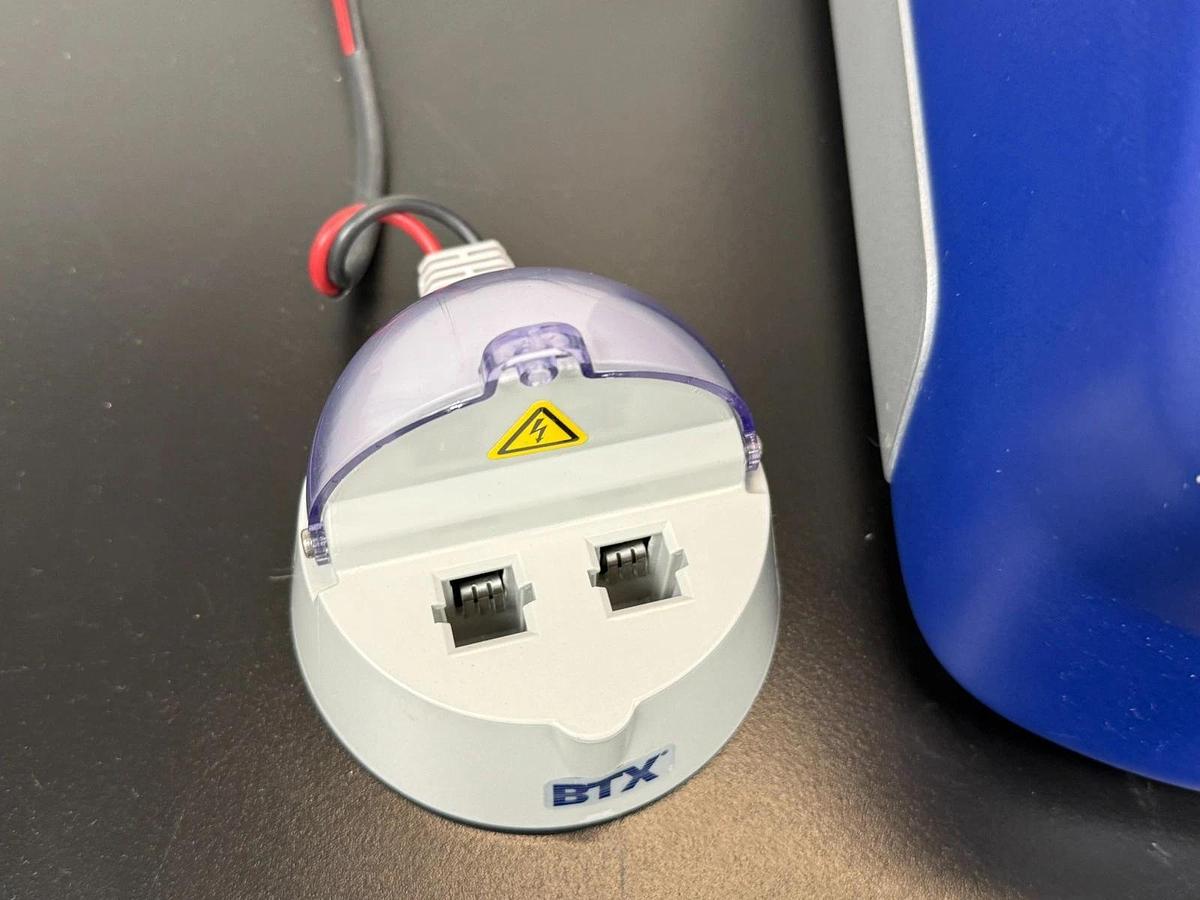 Used BTX ECM 630 Exponential Decay Wave Electroporation System W/ HT-200 and Dome