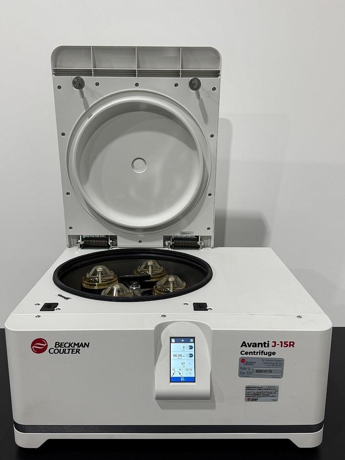 Used Beckman Coulter Avanti J-15R IVD refrigerated Centrifuge B99517 with rotor