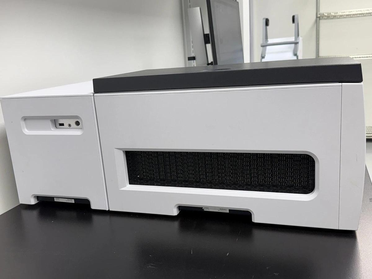 Used Agilent Cary 3500 UV-Vis Spectrophotometer System w/ Multicell Peltier 2024