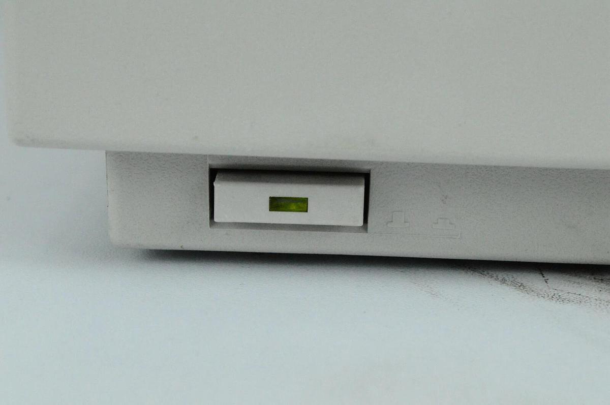 Used Agilent 1100 HPLC G1311A Quat Pump with G1379A Degasser & tray