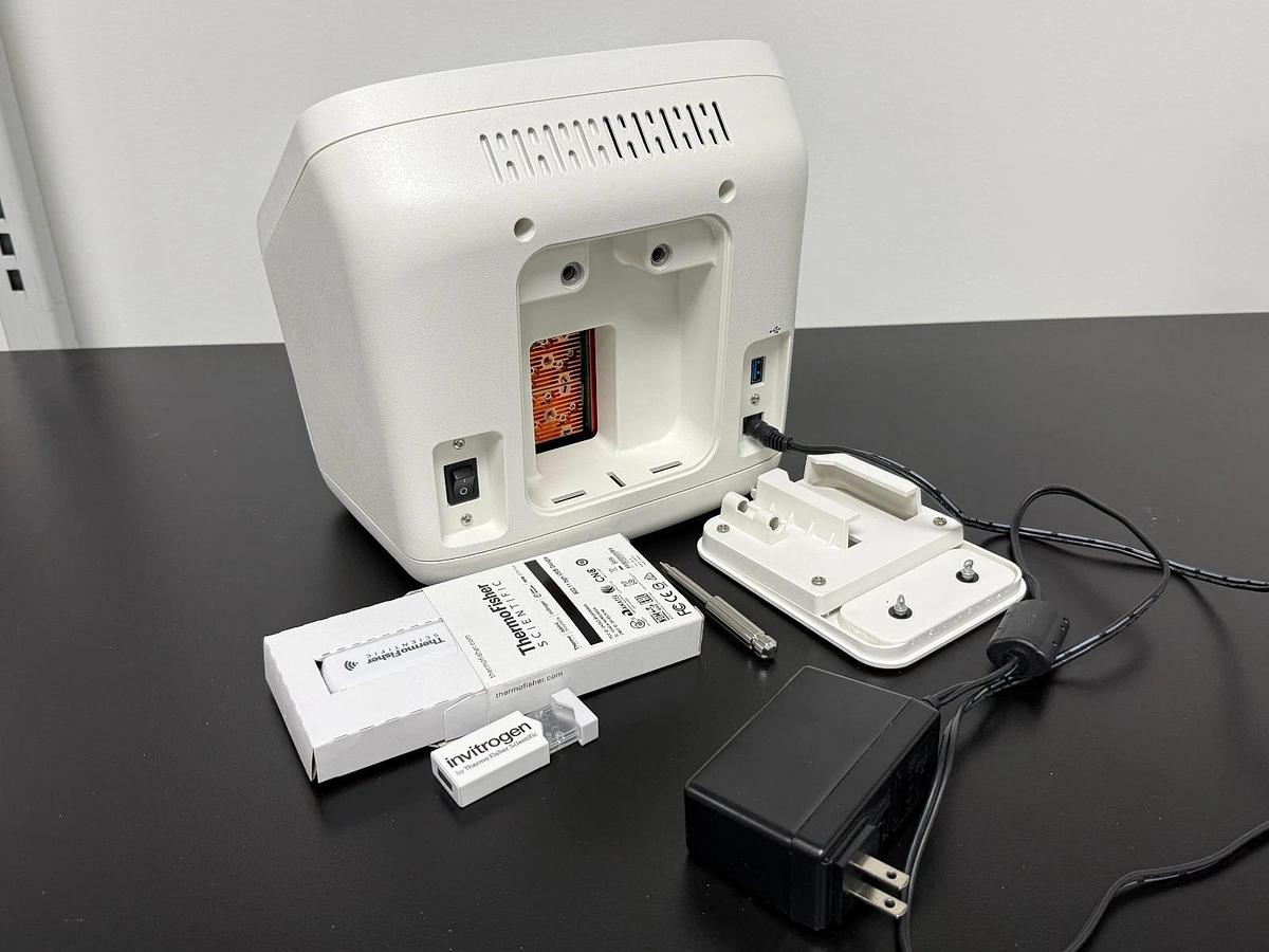 Used Invitrogen Countess 3 FL Automated Cell Counter | GFP & RFP EVOS Light Cubes