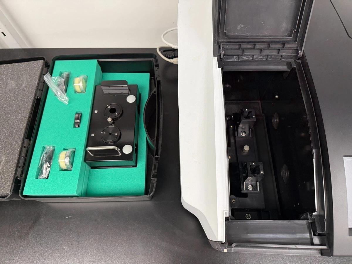 Used Shimadzu UV-1900i UV-VIS Spectrophotometer | Double-Beam Benchtop
