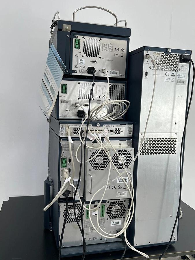 Used Waters Acquity UPLC HPLC TUV FLR organizer sample and binary manager heater tray