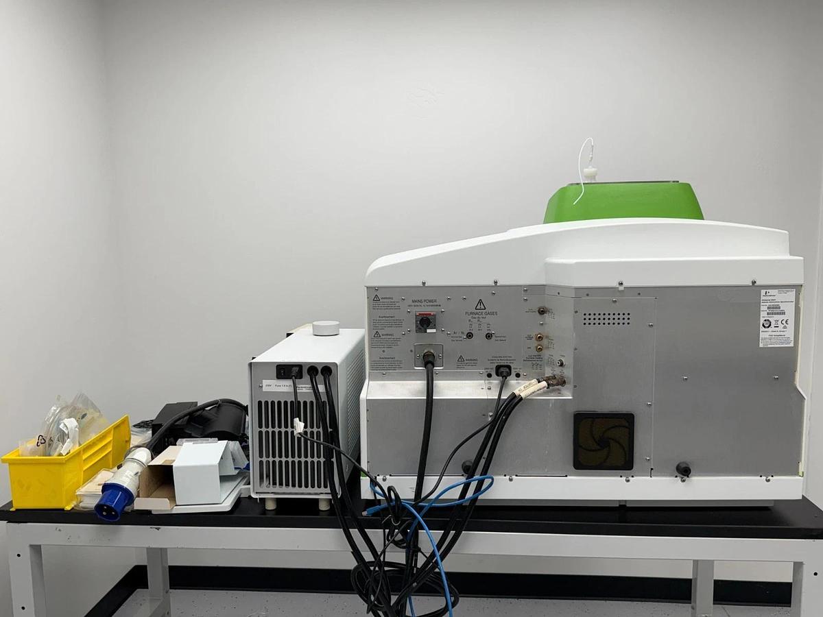 Used PerkinElmer PinAAcle 900T Atomic Absorption Spectrometer