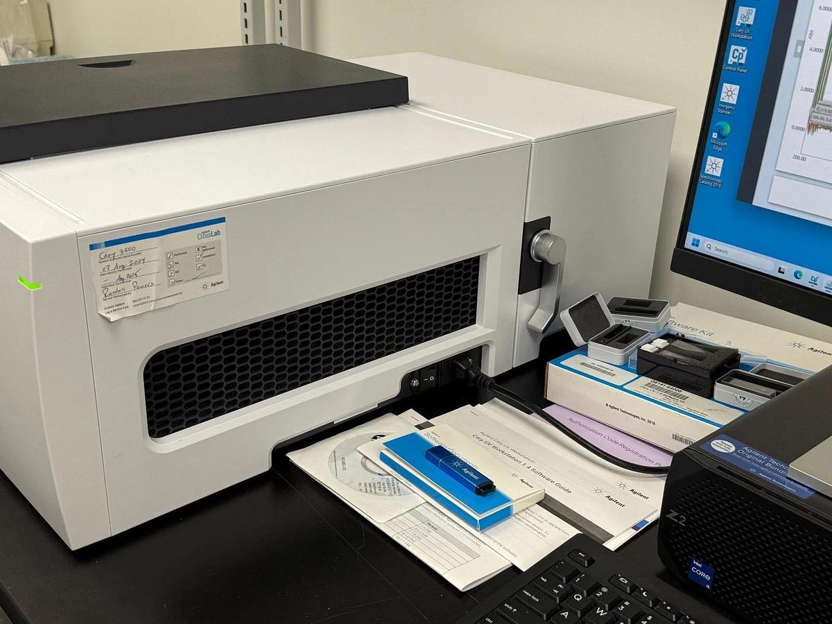 Used Agilent Cary 3500 UV-Vis Spectrophotometer System w/ Multicell Peltier 2024