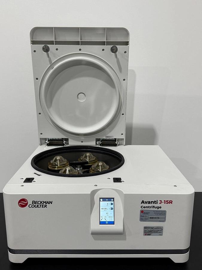 Used Beckman Coulter Avanti J-15R IVD refrigerated Centrifuge B99517 with rotor