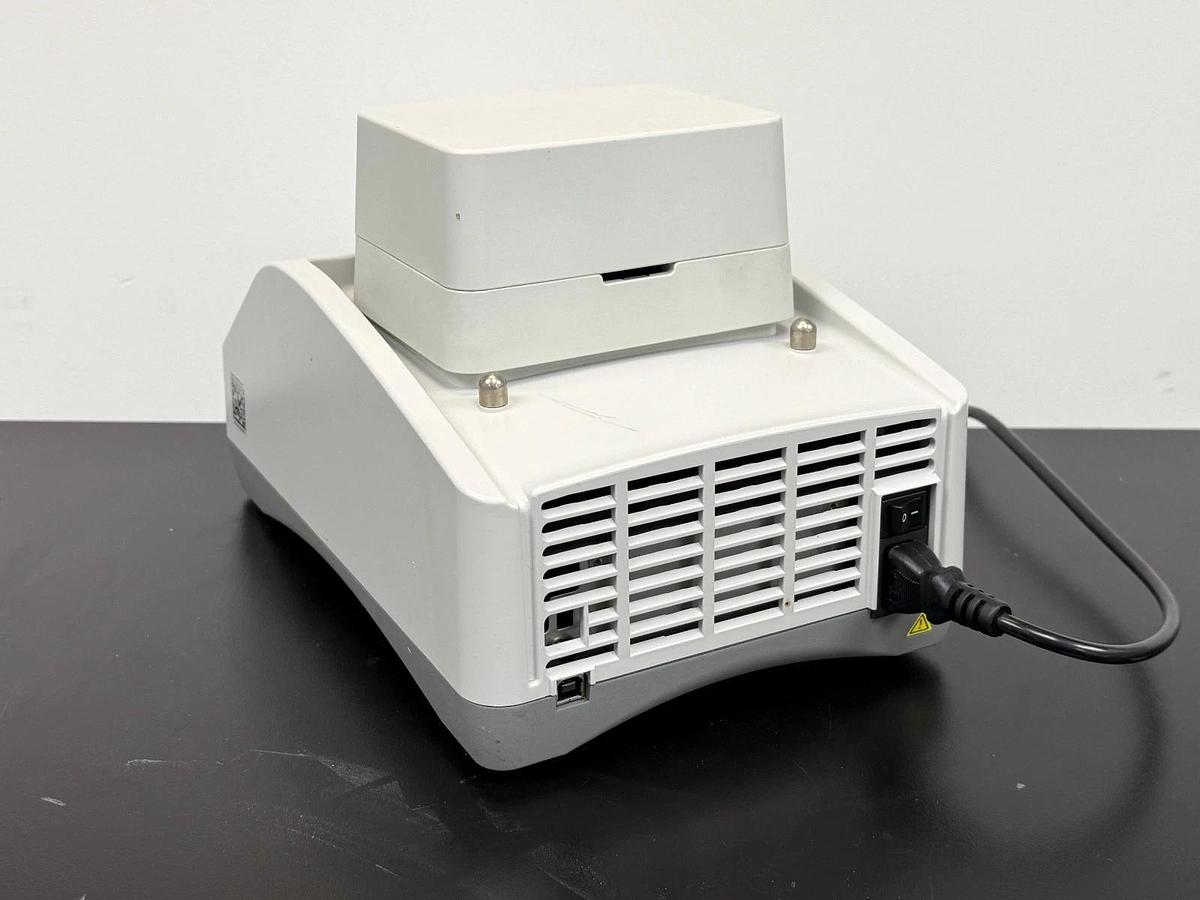 Used Eppendorf ThermoMixer FP 5385 Heating Shaker | with Microplate adapter & lid