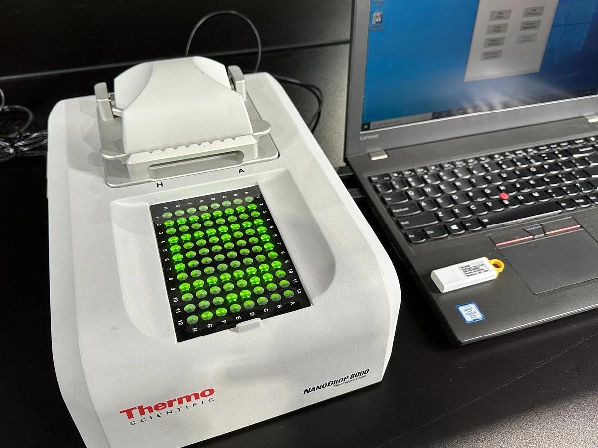 Used Thermo NanoDrop 8000 UV/Vis 8-position Spectrophotometer & laptop w/Warranty