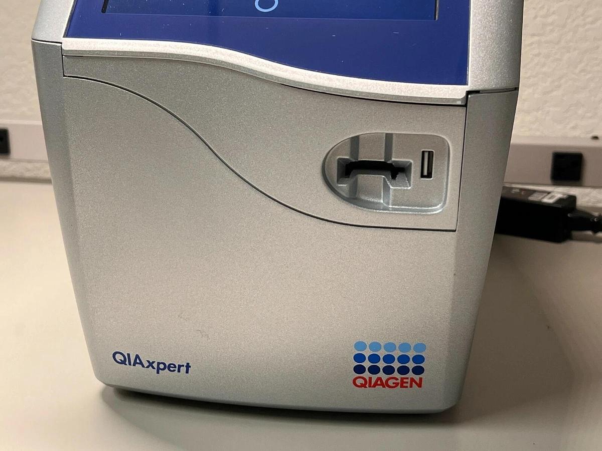 Used Qiagen QIAxpert UV/Vis slide Microfluidic Spectrophotometer System w/Warranty