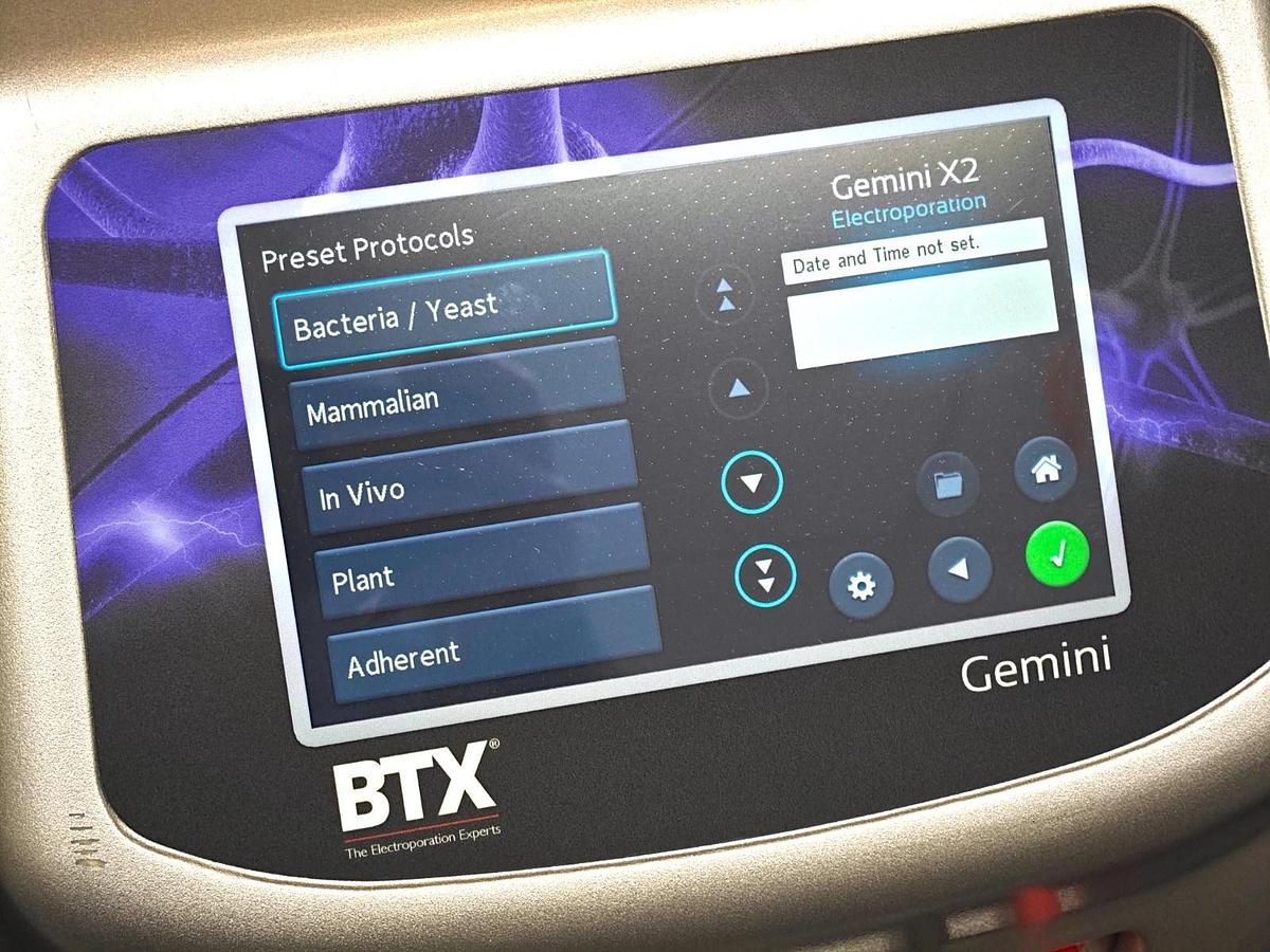 Used BTX Gemini X2 Twin Wave Electroporator with Safety Dome