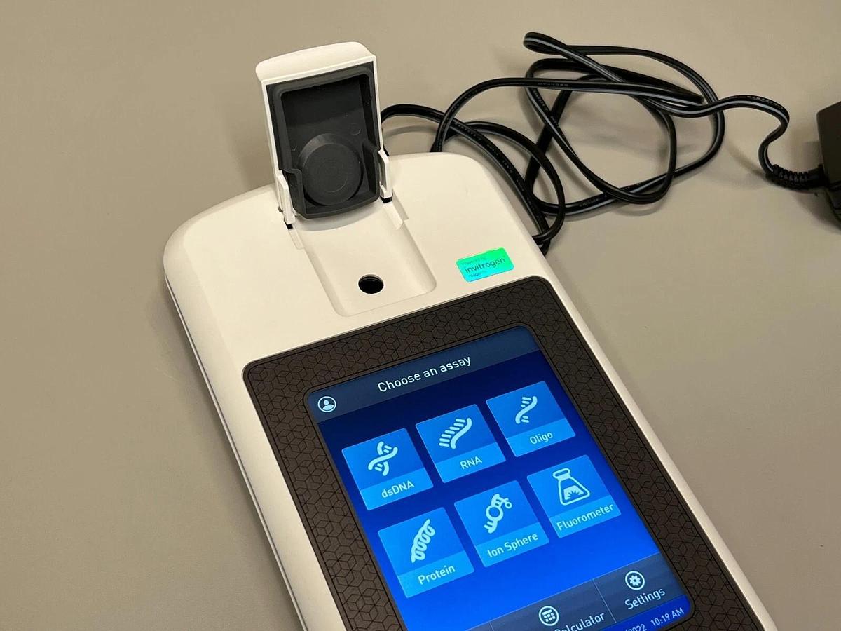 Used Thermo Invitrogen Qubit 4 DNA RNA Oligo Ion Protein Fluorometer