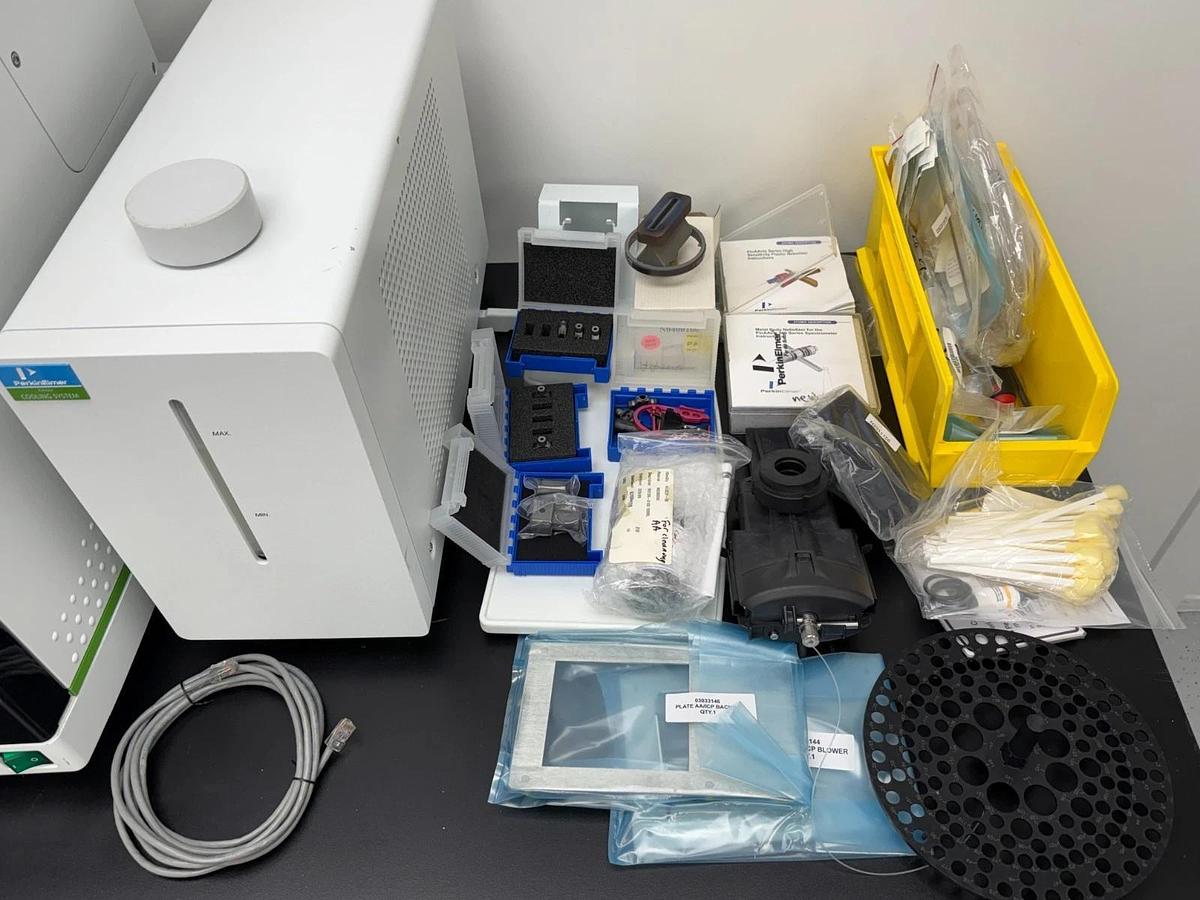 Used PerkinElmer PinAAcle 900T Atomic Absorption Spectrometer