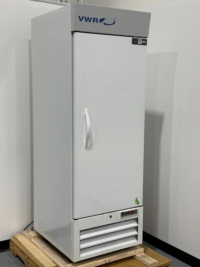 Used VWR HC-SLS-23 Laboratory Refrigerator 23 Cu Ft | Upright Solid Door 1°C to 10°C