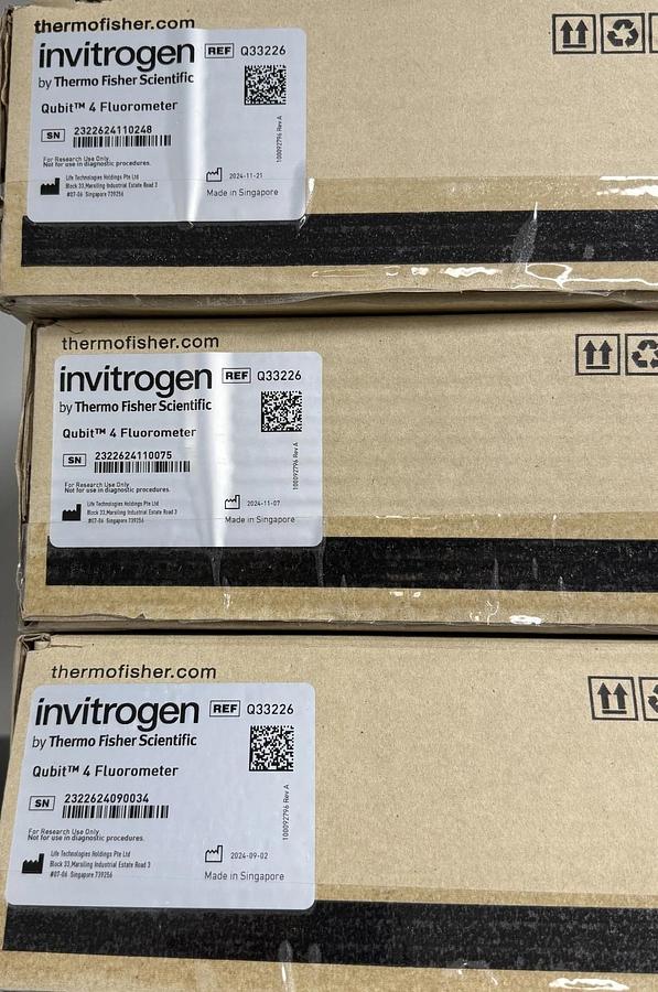 Used NEW Thermo Invitrogen Qubit 4 Fluorometer DNA RNA Oligo Ion Protein