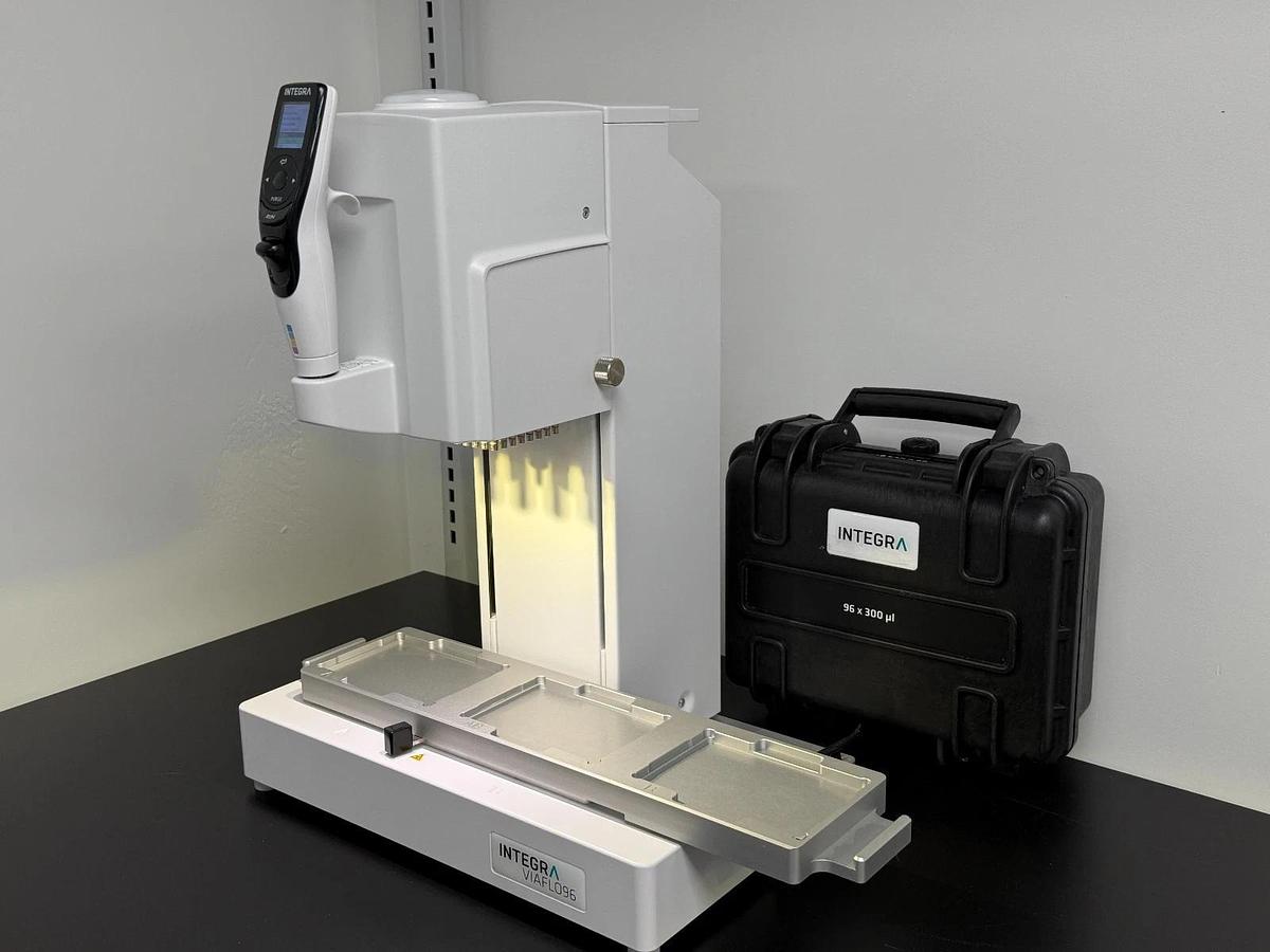 Used INTEGRA VIAFLO 96 Electronic Pipetting System 10-300µL 96-Channel Head Benchtop