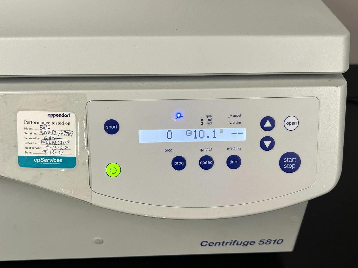 Used Eppendorf Centrifuge 5810 with Rotor FA-45-48-11