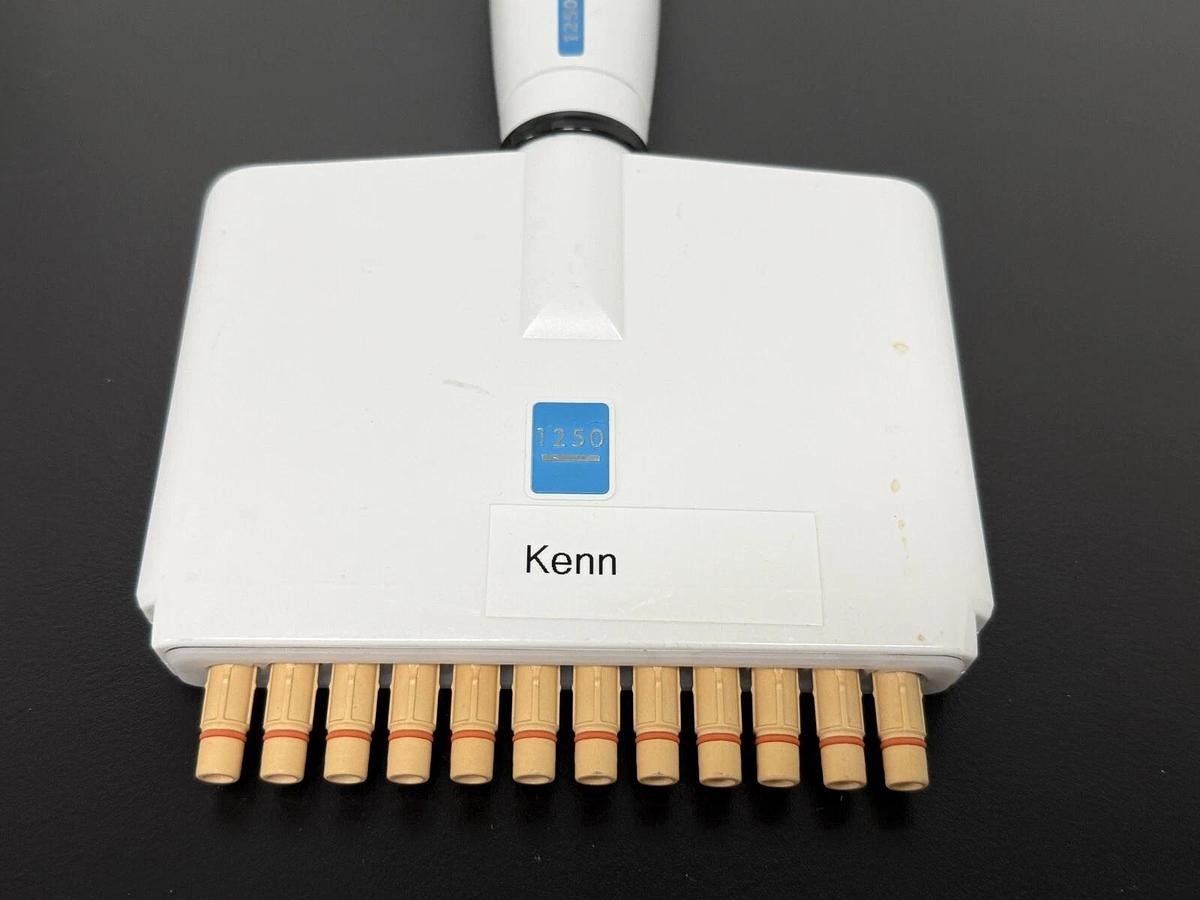 Used Integra ViaFlo 50-1250ul 12-channel electronic pipette 4634