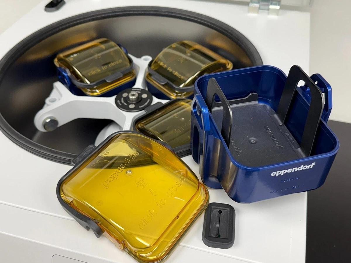 Used Eppendorf 5810 Centrifuge with S-4-104 Swing-Bucket Rotor | Benchtop 4 x 750 mL