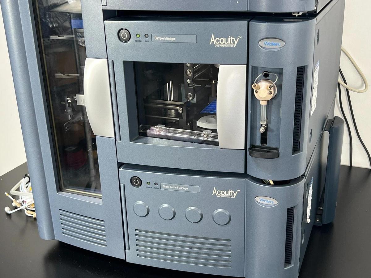 Used Waters Acquity UPLC HPLC TUV FLR organizer sample and binary manager heater tray