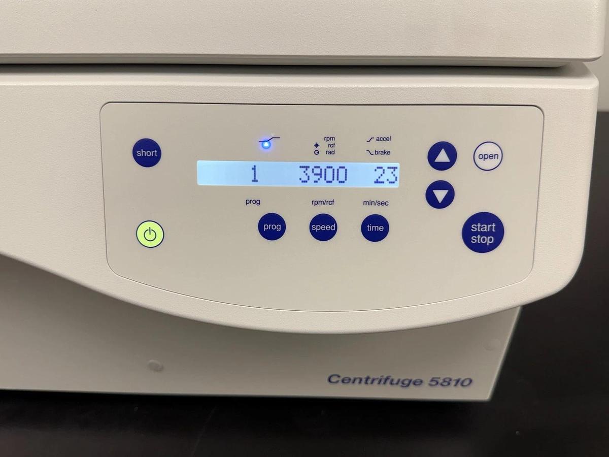 Used Eppendorf 5810 Centrifuge with S-4-104 Swing-Bucket Rotor | Benchtop 4 x 750 mL