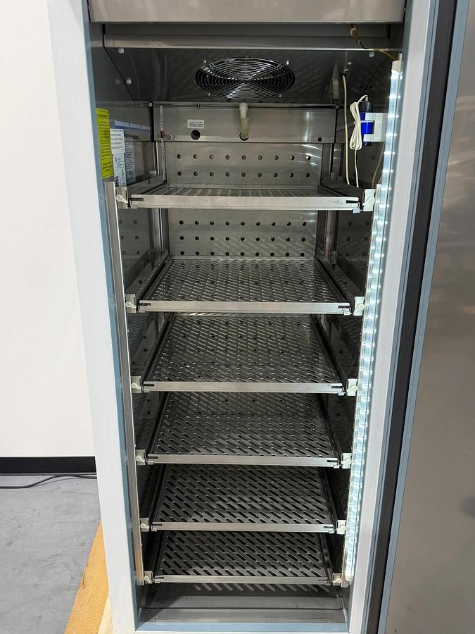 Used Corepoint Temperature Humidity Stability Refr Incubator Chamber | 23cu/Ft 4-70°C