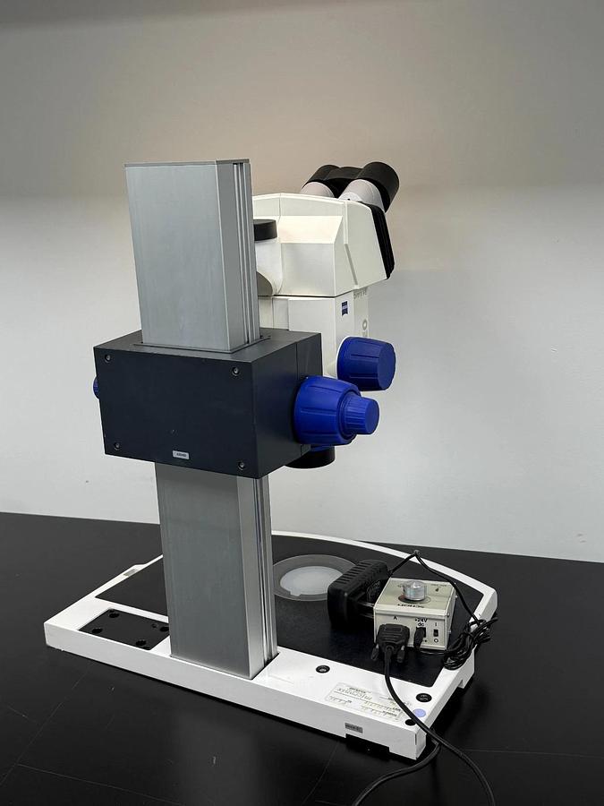Used Zeiss SteREO Discovery.V8 Zoom Microscope Plan S 1.0x | Transmitted Light Base