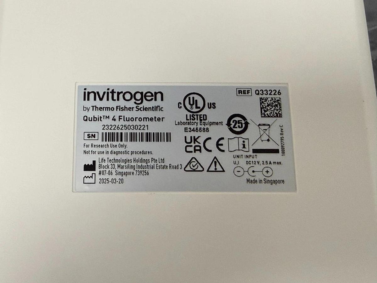 Used Thermo Invitrogen Qubit 4 DNA RNA Oligo Ion Protein Fluorometer