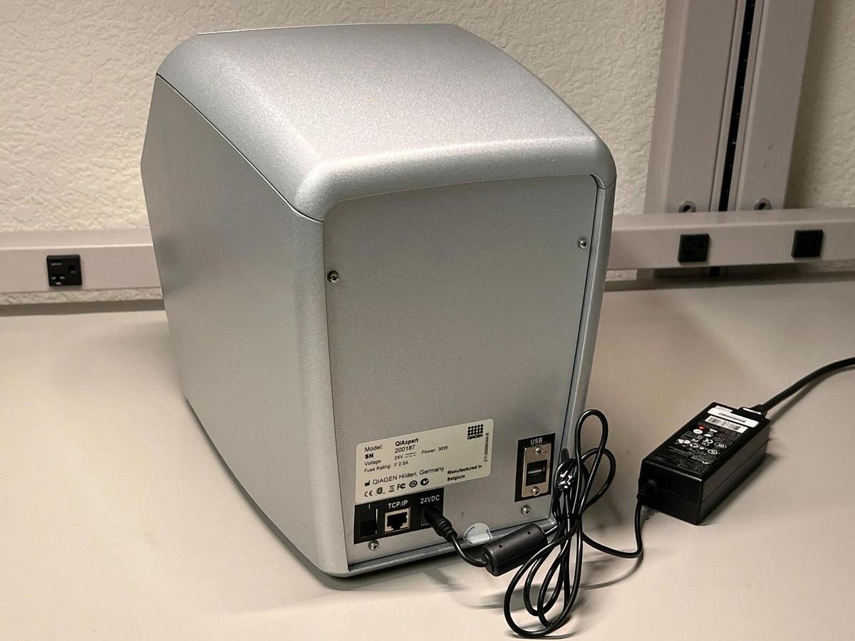 Used Qiagen QIAxpert UV/Vis slide Microfluidic Spectrophotometer System w/Warranty