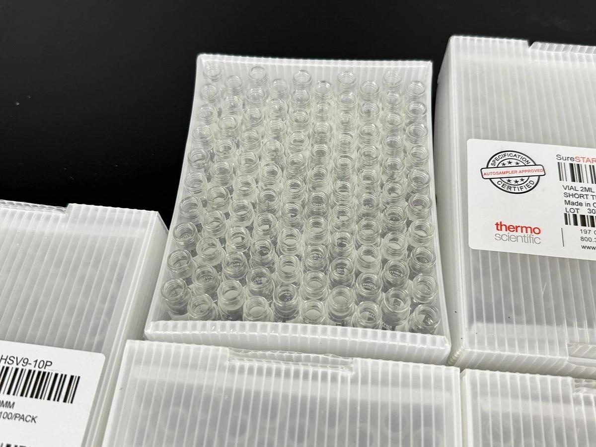 Used 1000 piece case Thermo SureSTART HPLC GC 2ml Clear screw 9mm Vial lot CHSV9-10P