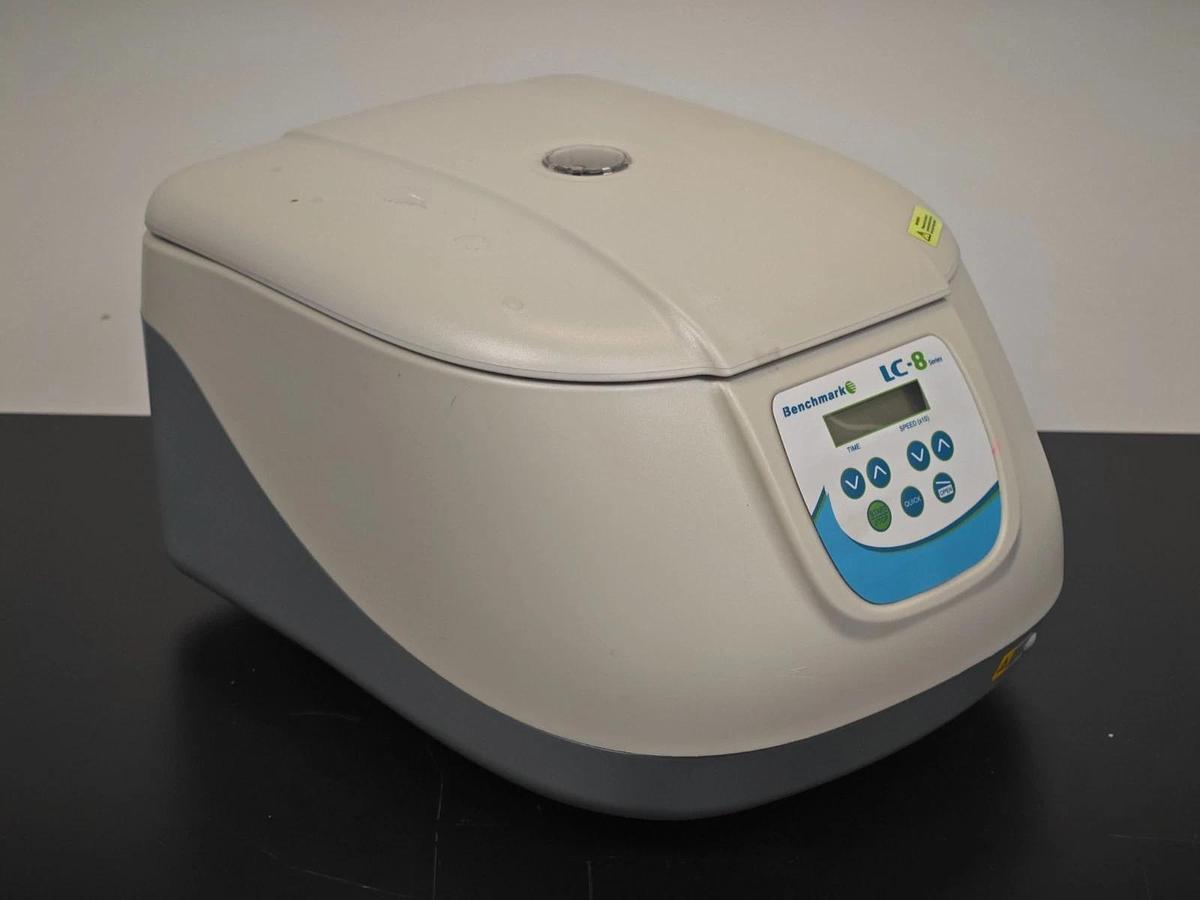 Used Benchmark LC-8 C3100 Lab Centrifuge 8x15ml Rotor | Digital speed up to 5,000 rpm