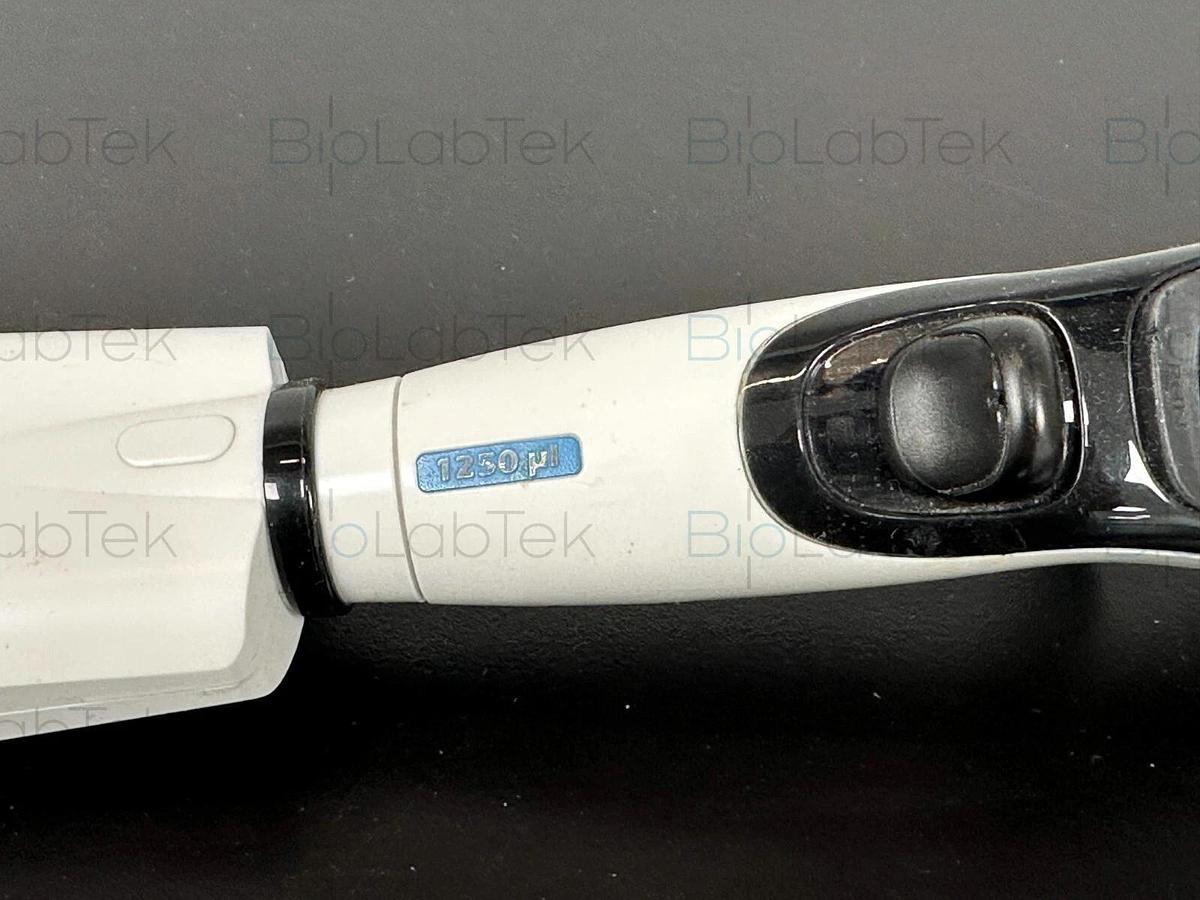 Used Integra Voyager II 50-1250ul 6-channel electronic pipette