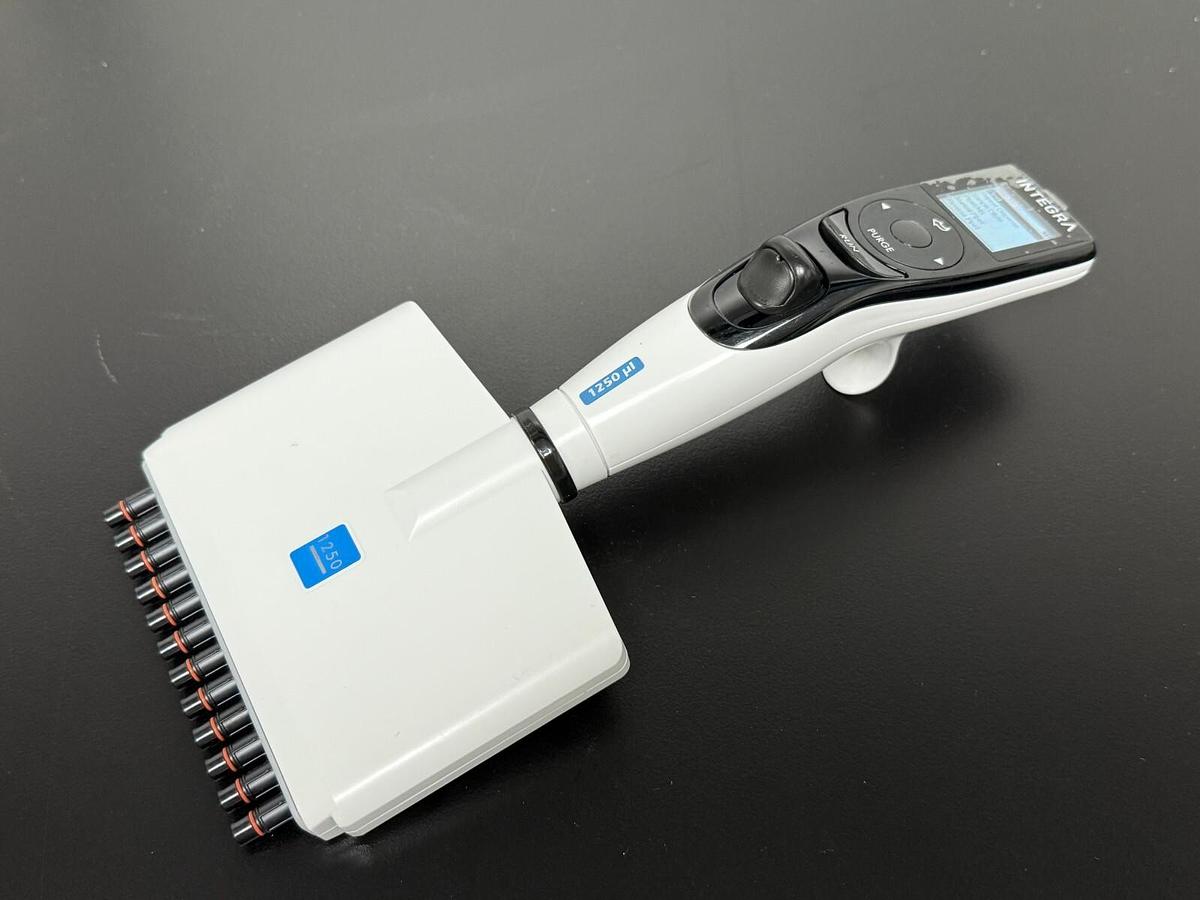 Used Integra ViaFlo 50-1250ul 12-channel electronic pipette 4634