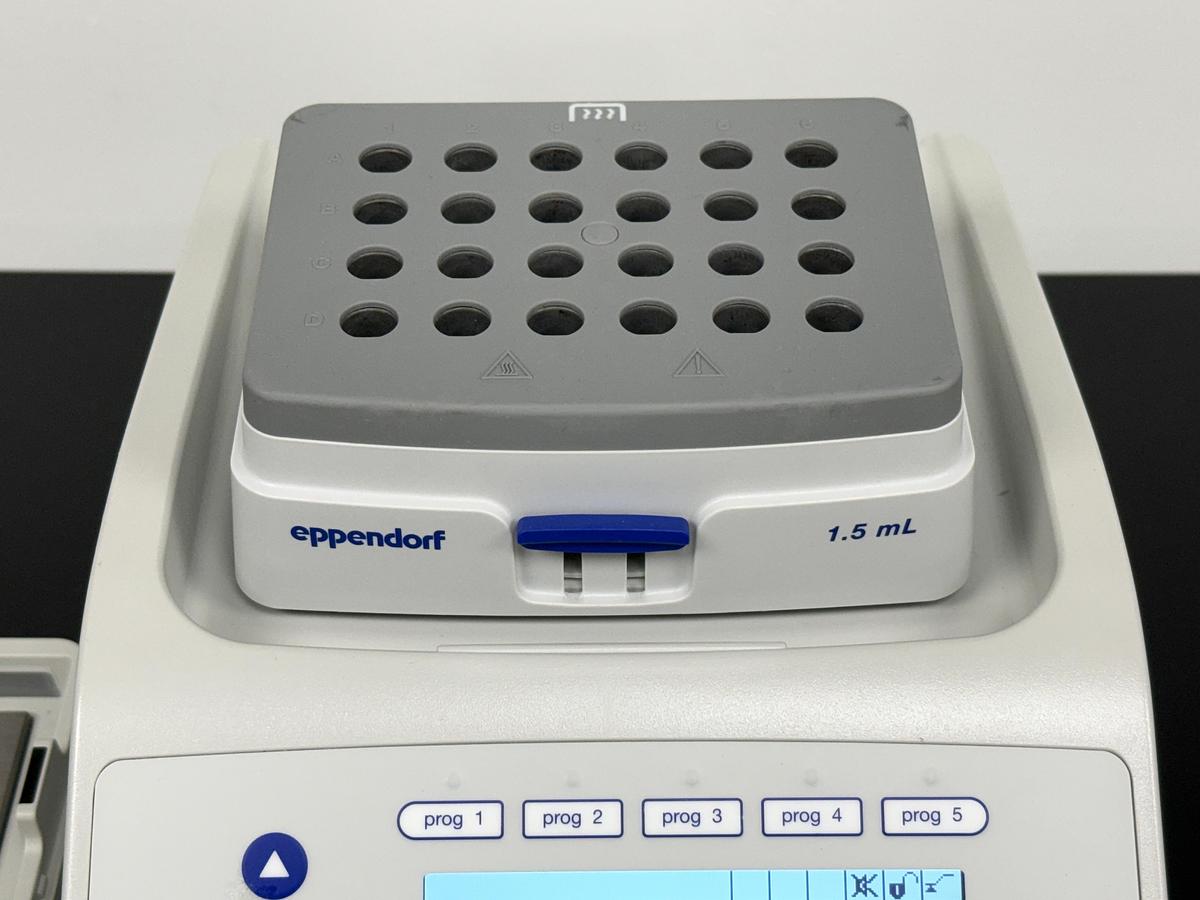 Used Eppendorf 5382 ThermoMixer C | 1.5 mL and Microplate SmartBlocks