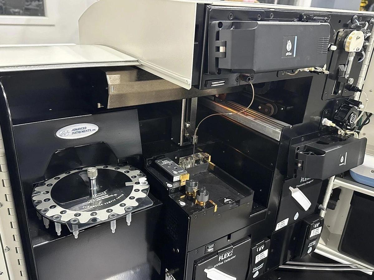 Used Nova Biomedical BioProfile Flex2 with Osmometer OSM20 Cell Culture Analyzer