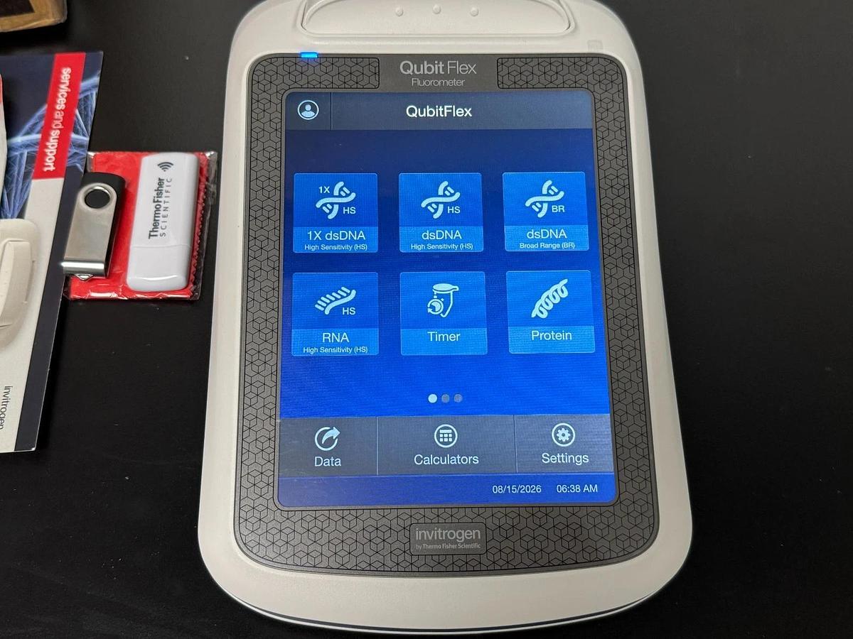 Used Thermo Invitrogen Qubit Flex Fluorometer Sample DNA RNA Protein quant Wi-Fi '25