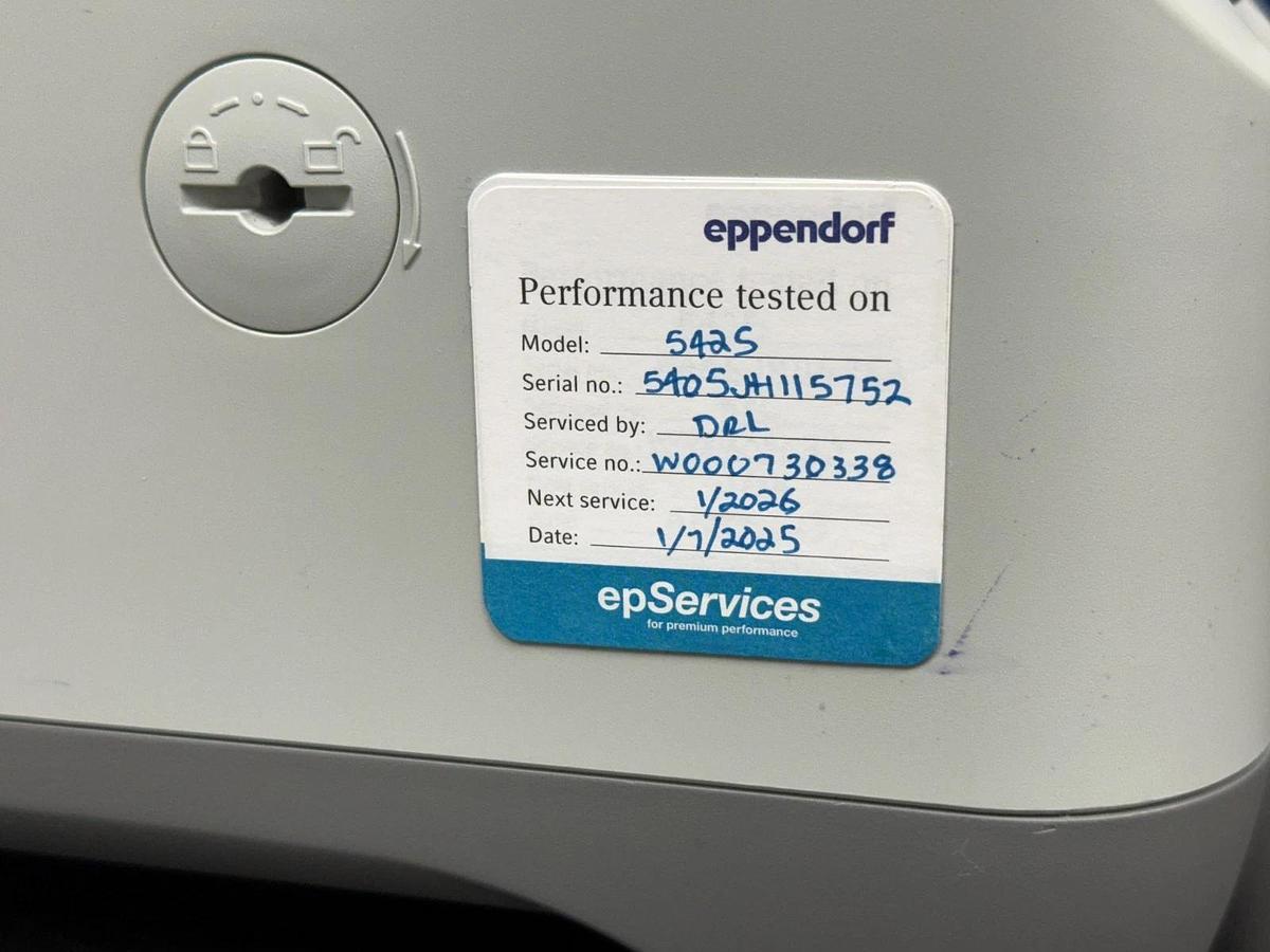 Used Eppendorf Centrifuge 5425 Benchtop Centrifuge with 24-Place tube rotor