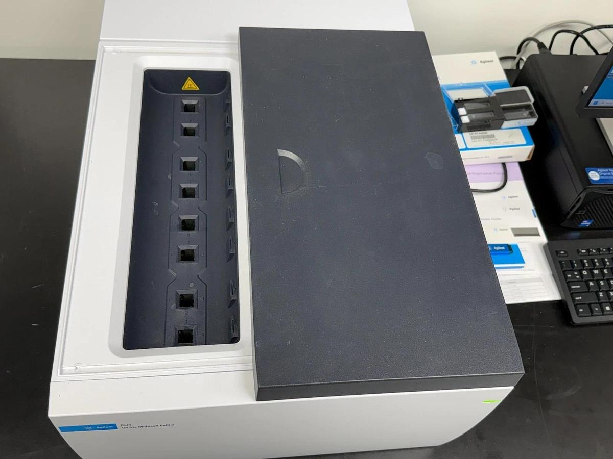 Used Agilent Cary 3500 UV-Vis Spectrophotometer System w/ Multicell Peltier 2024