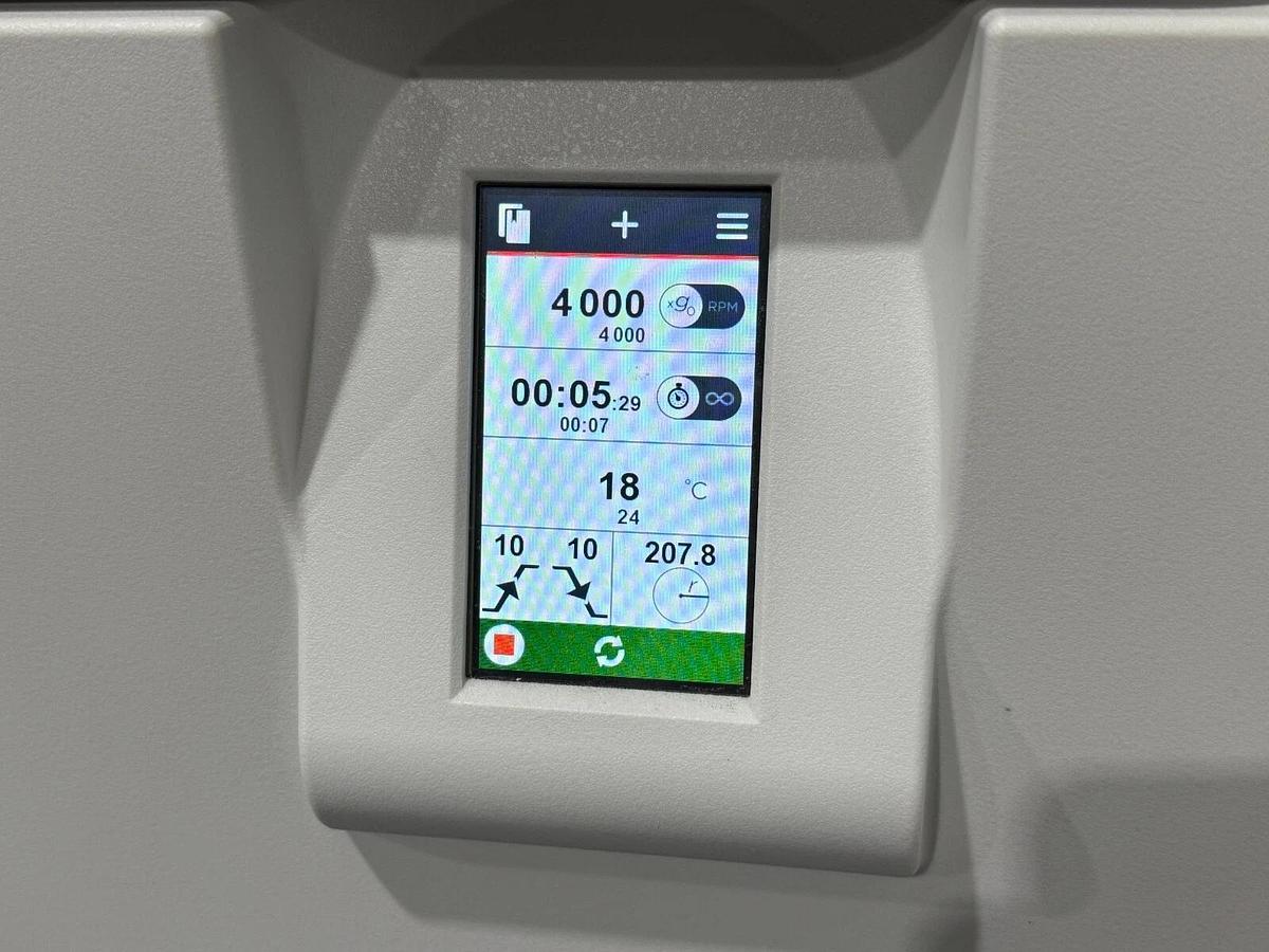 Used Beckman Coulter Avanti J-15R IVD refrigerated Centrifuge B99517 with rotor