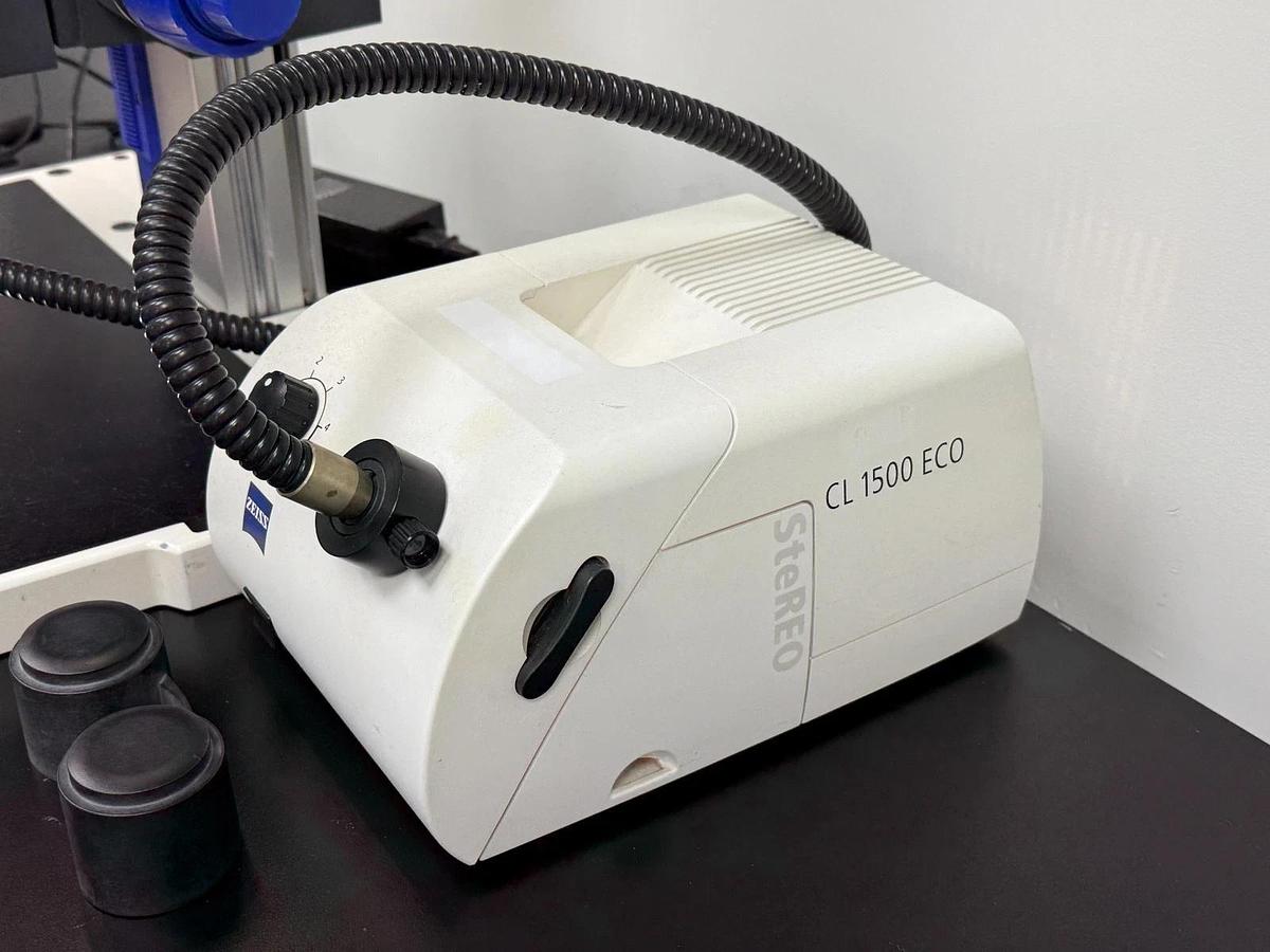 Used Zeiss SteREO Discovery.V8 Stereo Zoom Microscope | Plan S 1.0x Schott CL 1500