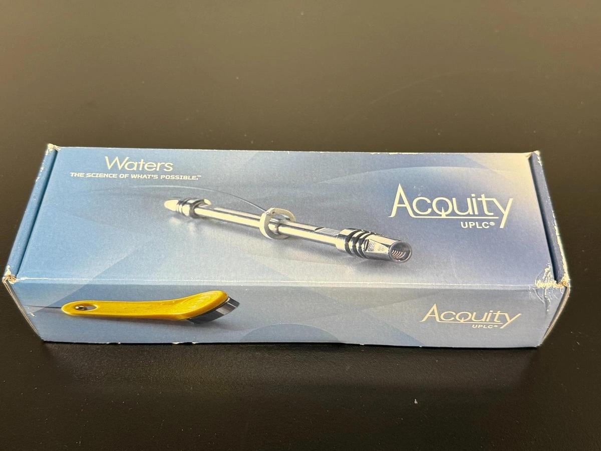 Used New sealed Waters Acquity UHPLC column BEH C18 1.7um 2.1x50mm 186002350
