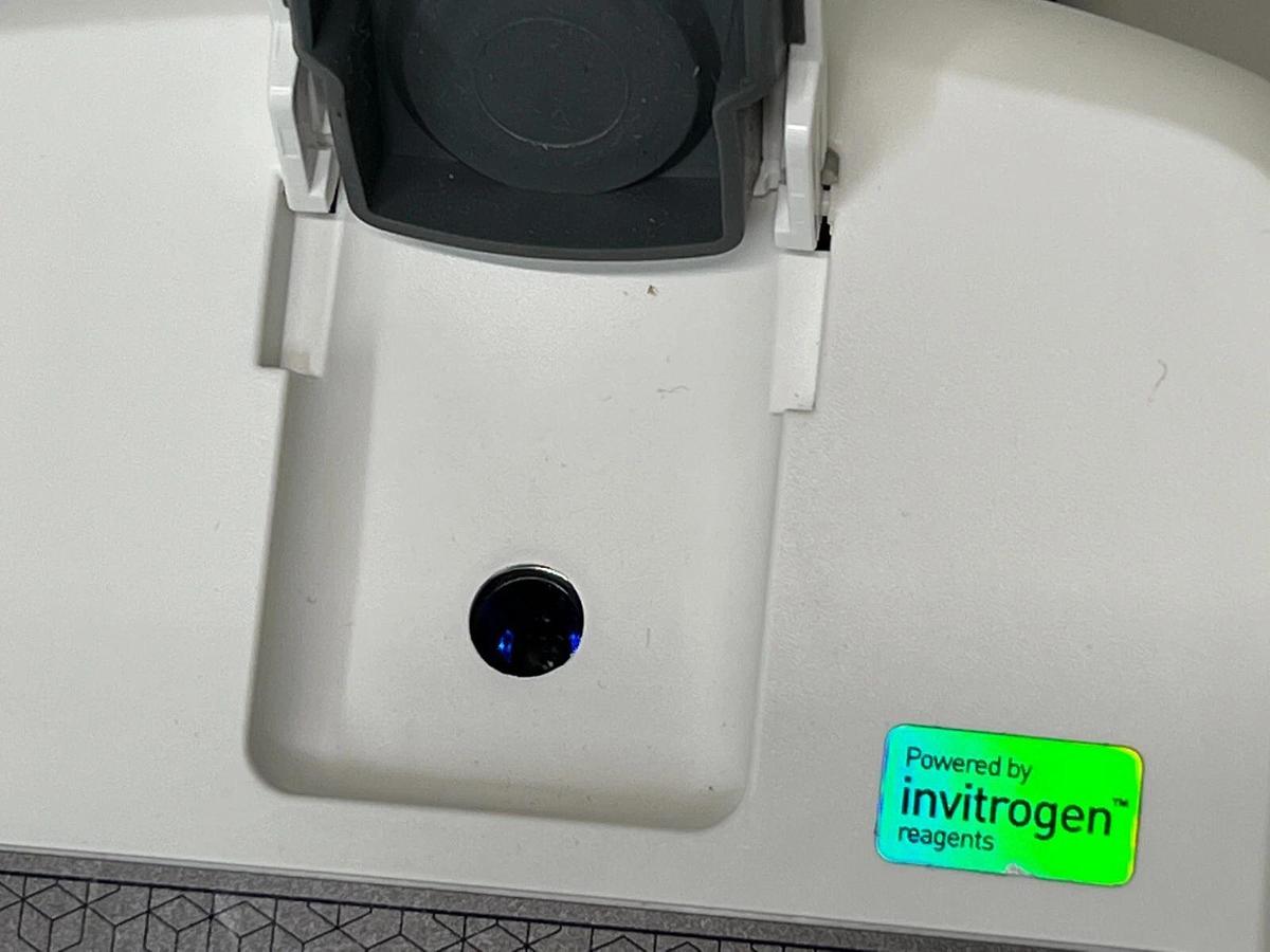 Used Thermo Invitrogen Qubit 4 DNA RNA Oligo Ion Protein Fluorometer w/Warranty