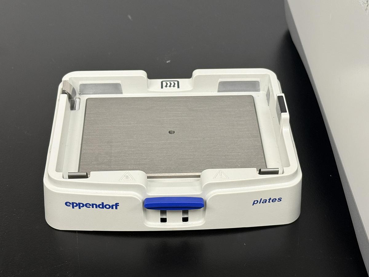 Used Eppendorf 5382 ThermoMixer C | 1.5 mL and Microplate SmartBlocks
