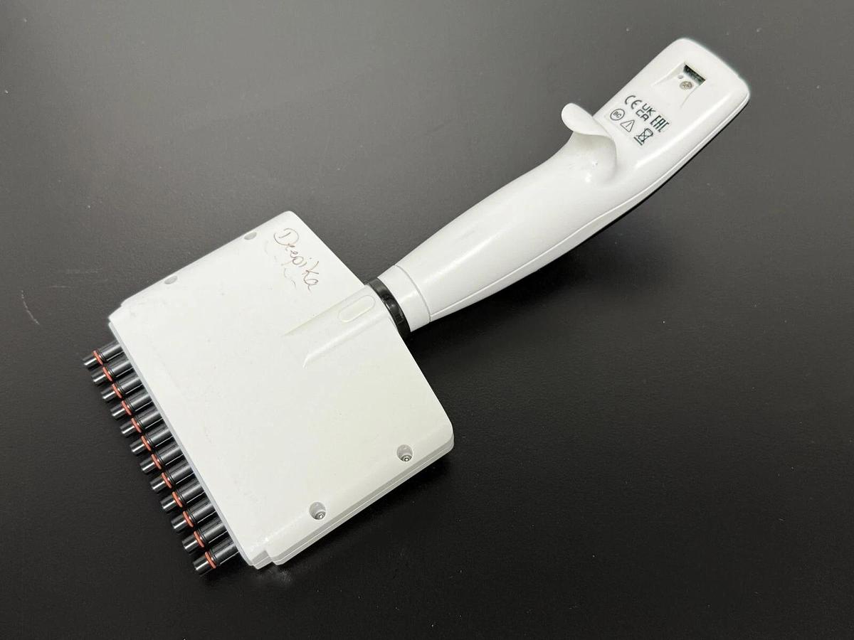 Used Integra ViaFlo 50-1250ul 12-channel electronic pipette 4634