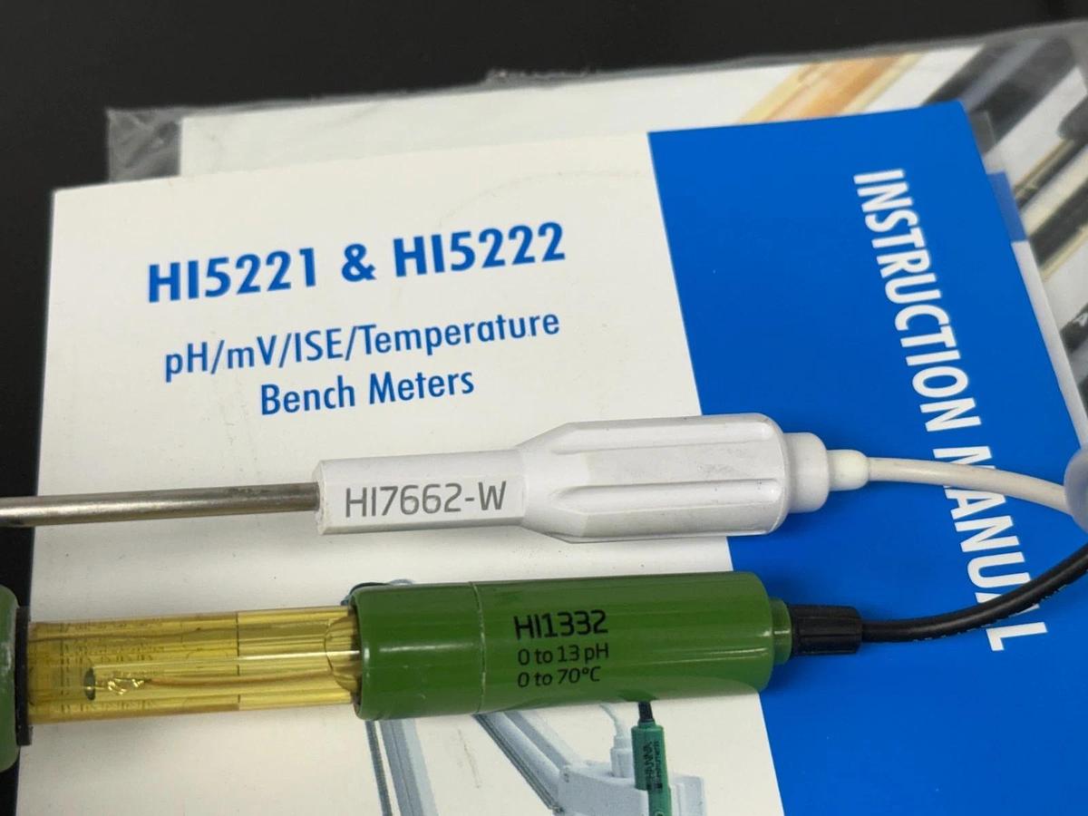 Used Hanna HI5222 Benchtop pH ISE Meter Laboratory Tester