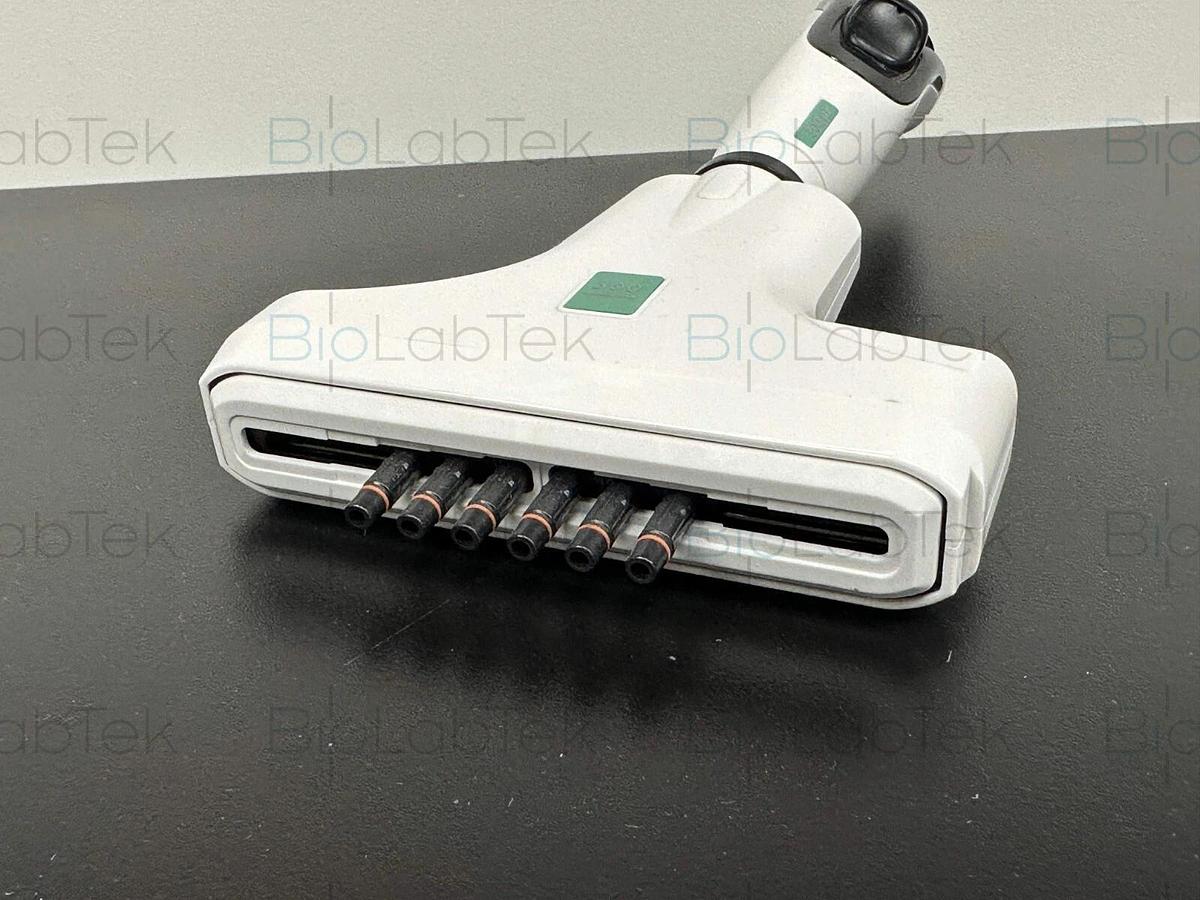 Used Integra Voyager II 10-300ul 6-channel electronic pipette
