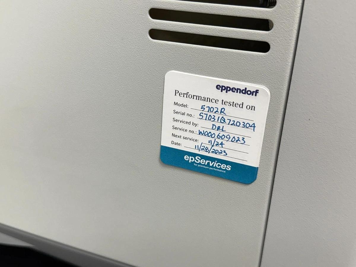Used Eppendorf 5702R Refrigerated Benchtop Centrifuge with A-4-38 rotor
